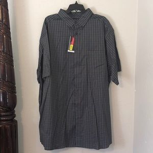 NWT. ROUNDTREE & YORKE BUTTON DOWN